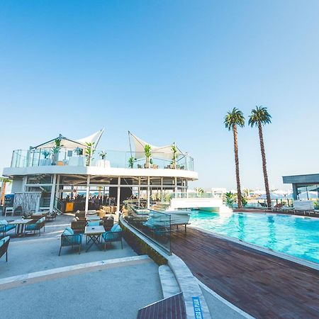 White Tower Mamaia Prestige Apartments 外观 照片