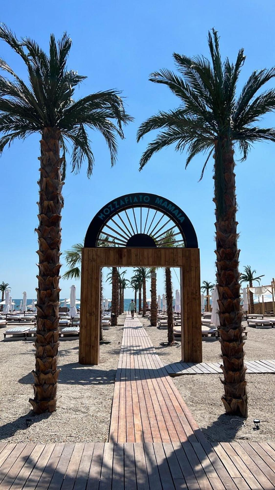 White Tower Mamaia Prestige Apartments 外观 照片