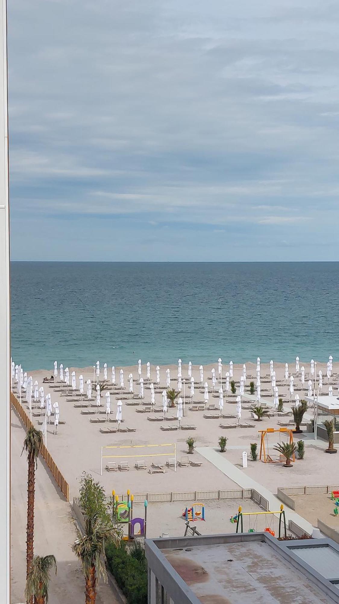 White Tower Mamaia Prestige Apartments 外观 照片
